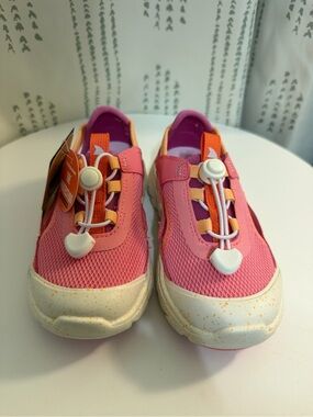 Amazon Kids Pink and Peach Lace-Free Sneakers